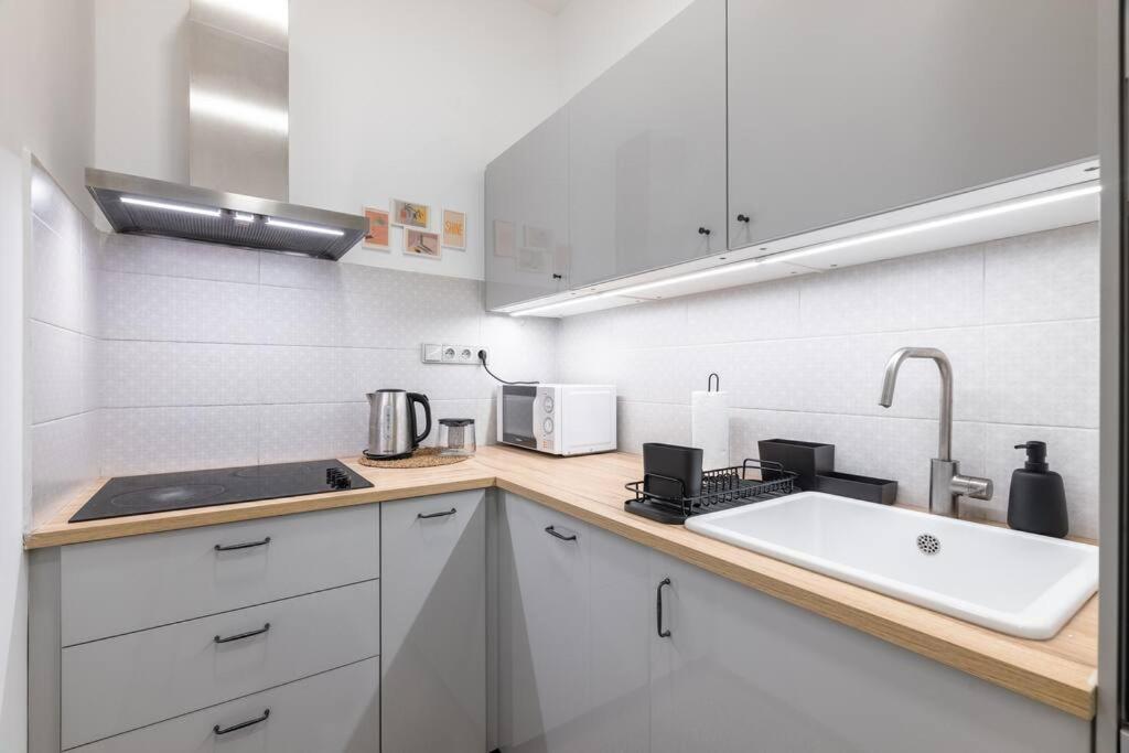 Cute 1Bedroom Center Apartment Prága Kültér fotó