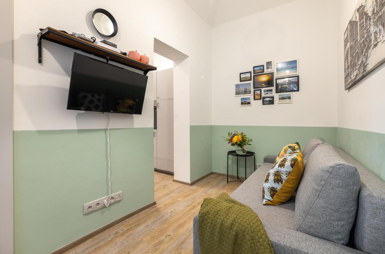 Cute 1Bedroom Center Apartment Prága Kültér fotó